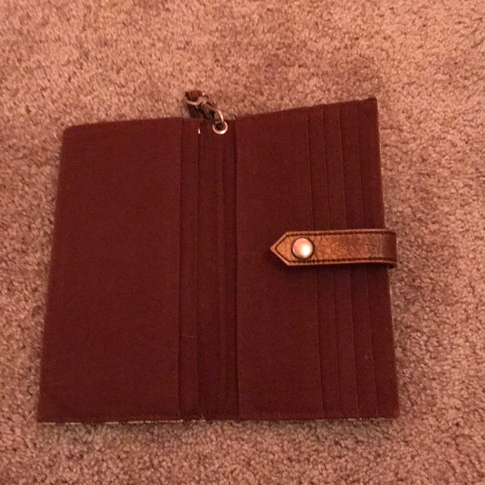 Knit Style Wallet - Picture 4 of 4